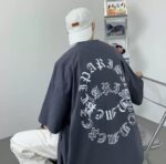 Camiseta con estampado elaborado - Image 2