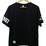 Camiseta con estampado simple, semi lisa