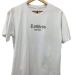 Camiseta "Ruthless" semi lisa