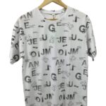 Camiseta con estampado elaborado