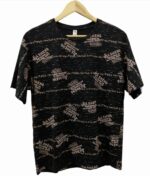 Camiseta con estampado elaborado