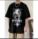 Camiseta con estampado elaborado de conejo