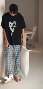 Camiseta para hombre con estampado de corazón - Image 2