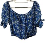 Blusa sencilla con estampado de flores y de corazones - Image 2