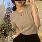 Camiseta lisa y sencilla de frente y con estampado en la parte trasera - Image 7