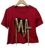 Camiseta corta/cropped con estampado de corazón y diseño de lacito - Image 3