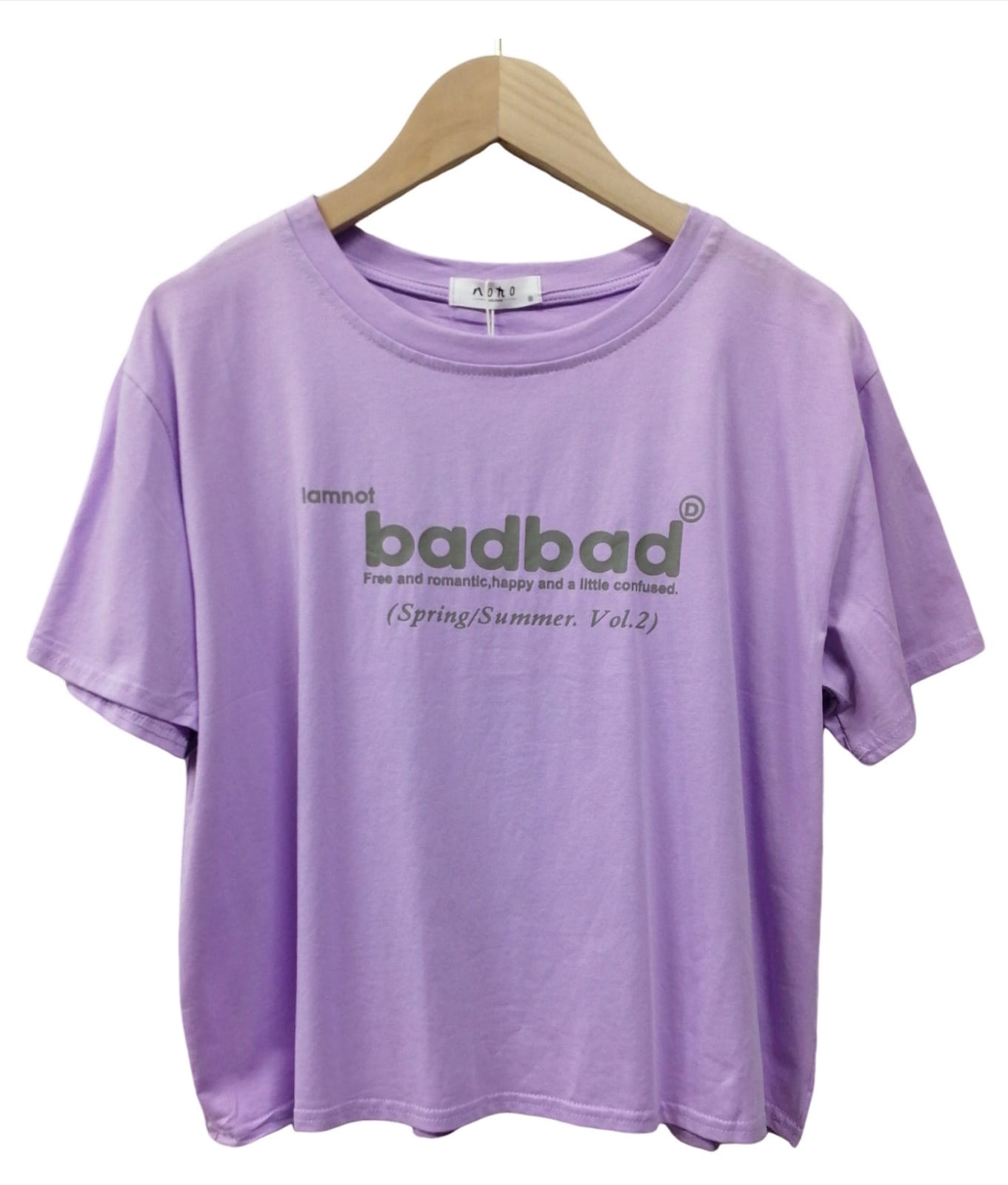 e Camiseta "badbad" con colores pasteles - Image 1