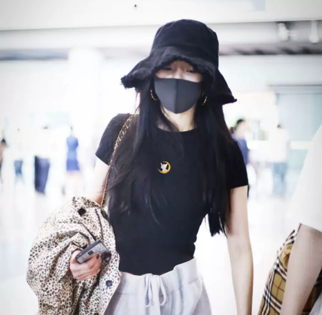 e Camiseta con estampado de gato "sailor moon" - Image 1