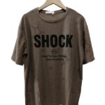 Camiseta oversize estilo "Shock" y "Go go"