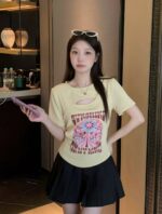 Camiseta "Sunshine on my mind", con estampado único y elaborado - Image 4