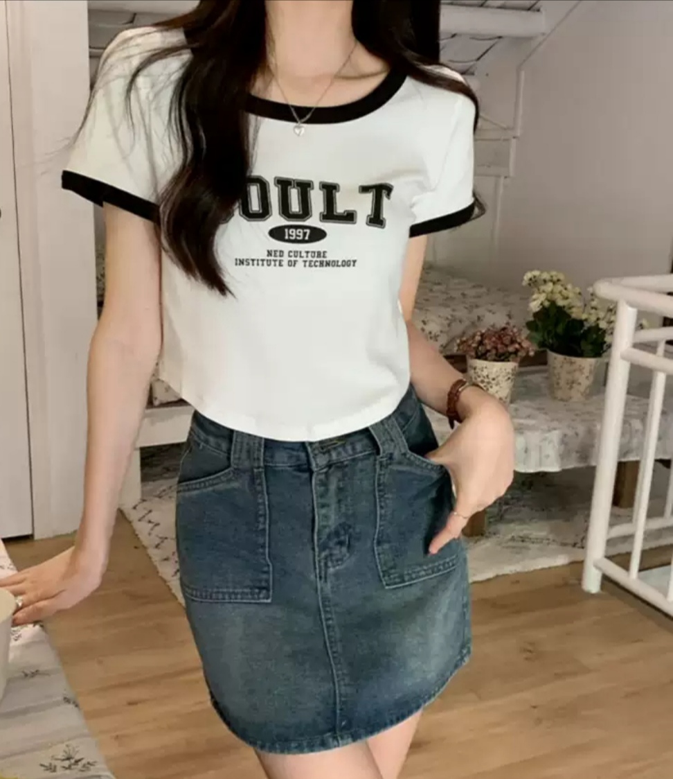 h Camiseta "SOULT" corta/cropped, con estampado simple - Image 1