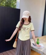 Camiseta "SOULT" corta/cropped, con estampado simple - Image 2