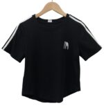 Camiseta corta/cropped, con estampados sencillos