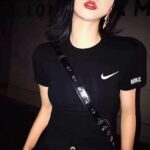 Camiseta "NIKE" con estampado sencillo