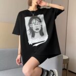 Camiseta oversize con abertura en la parte trasera