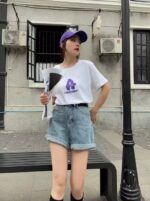 Camiseta con letra "A"  sencilla, en varios colores