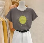 Camiseta con un sol, "sun will rise and we will try again" - Image 3