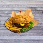 A23) Hamburguesa Especial c/ papas (Doble torta especial, tomate, lechuga ,pepinillos ,queso derretido, salsa de tomate , mayonesa , salsa de queso , mostaza )